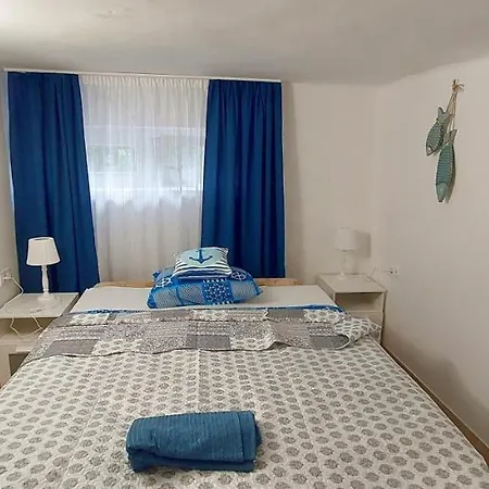 Apartament Kikoeto Vendeghaz *
