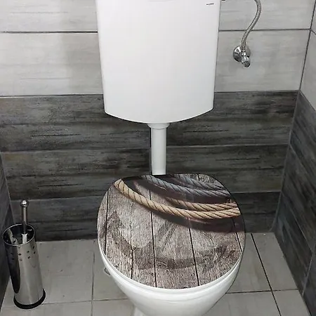 Kikötő * Badacsonytördemic