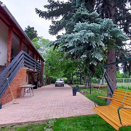 Kikoeto Vendeghaz Apartment Badacsonytördemic