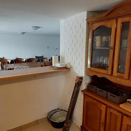 Kikoeto Vendeghaz *