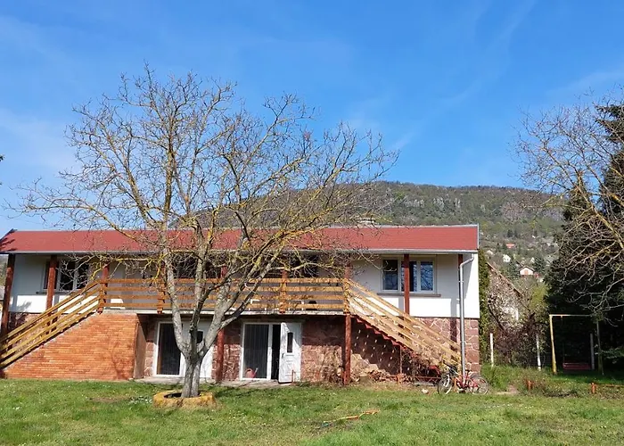 Kikoeto Vendeghaz * Badacsonytördemic