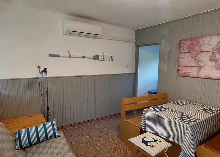 Kikoeto Vendeghaz * Badacsonytördemic