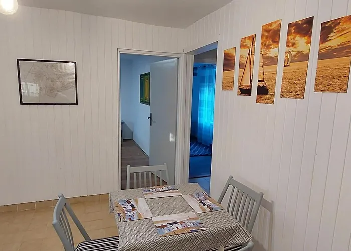 Apartamento Kikötő *
