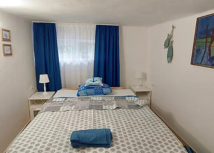Apartamento Kikötő *