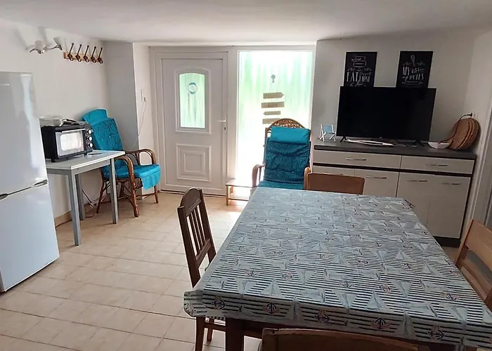 Kikötő Apartamento *